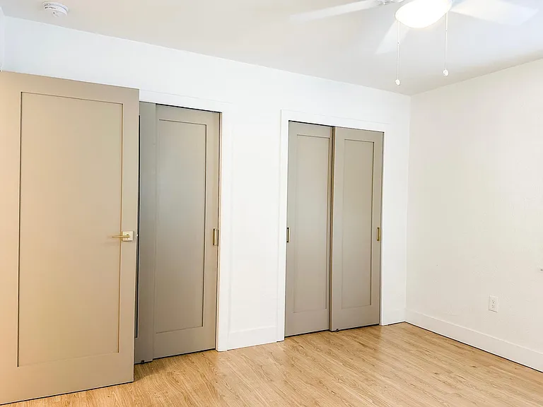 401 E Amelia Ave — Photo 36