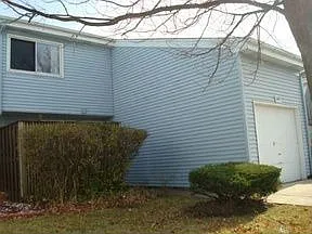 1887 Hickory Ln photo 1