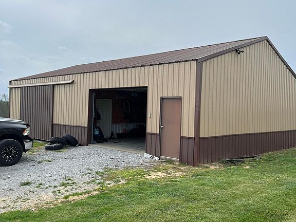 3rd image of 549 Moores Ln