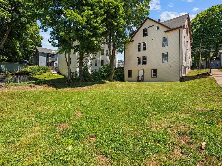 146 Hobart St #1 — Photo 5