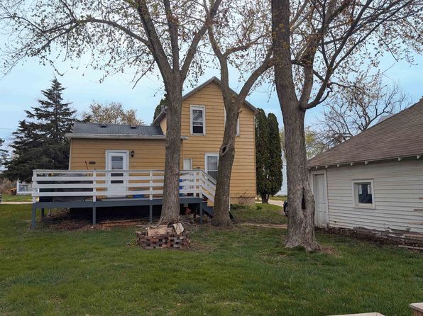 821 S Chippewa Ave, Freeport, IL 61032