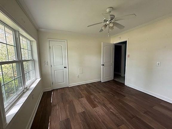 5th image of 12617 Warwick Ave