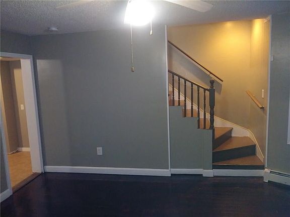 4th image of 636 Manton Ave