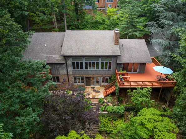 114 Oak Ter, Staunton, VA 24401