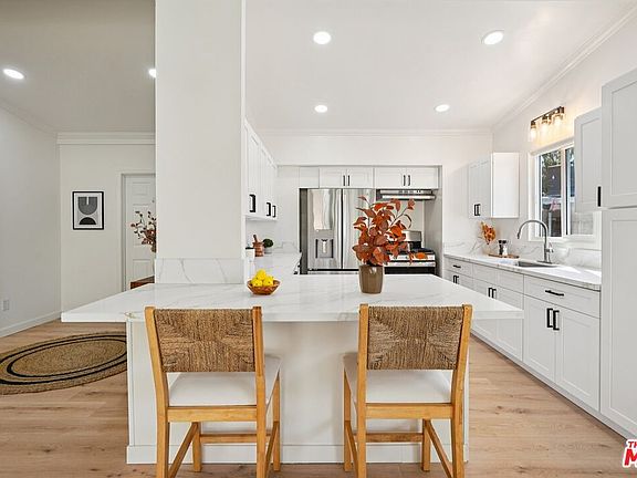 5th image of 17845 Stagg St