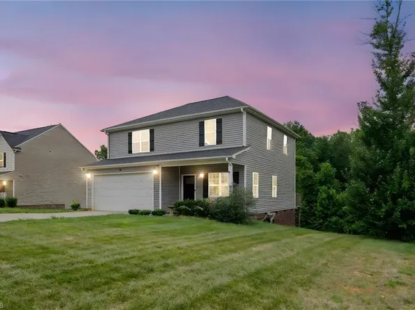 1385 Robins Nest Dr, Asheboro, NC 27203