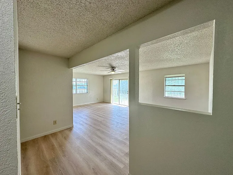 1300 Gowen Dr — Photo 2