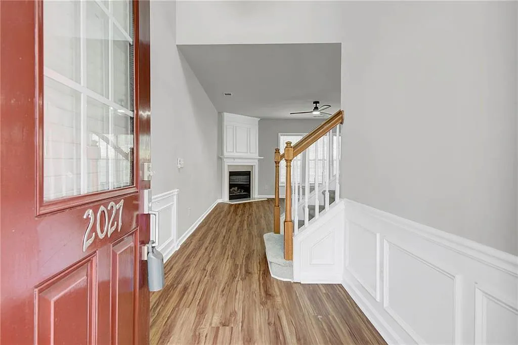 3 bed, 2.5 bath, 1796 sqft, $2,400 — Photo 3