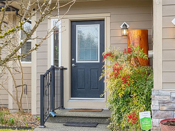 3rd image of 3085 Sherman Rd #1