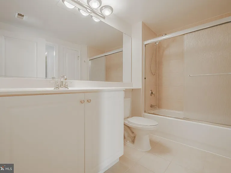 851 N Glebe Rd #1503 — Photo 29