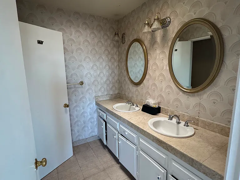 1344 N Martel Ave #306 — Photo 13