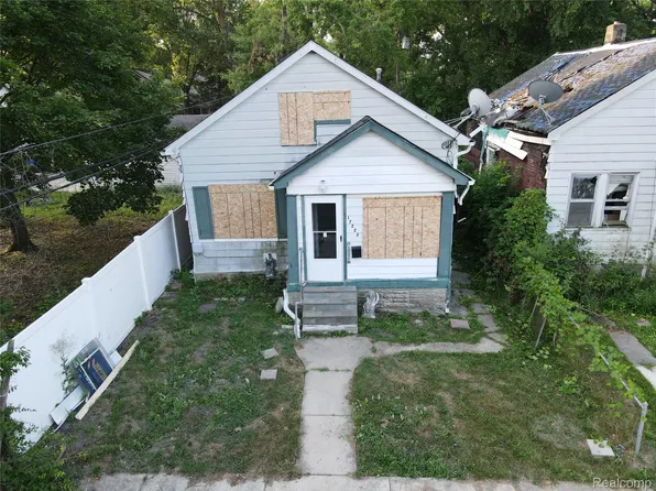17222 Detroit St, Detroit, MI 48224
