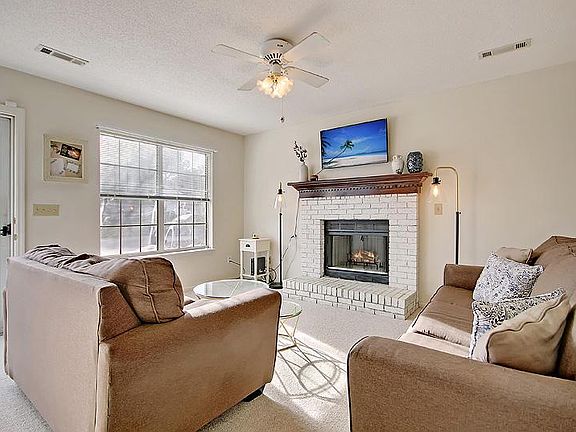 2nd image of 100 Courtland Dr