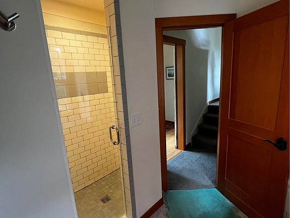 5th image of 857 Democrat St
