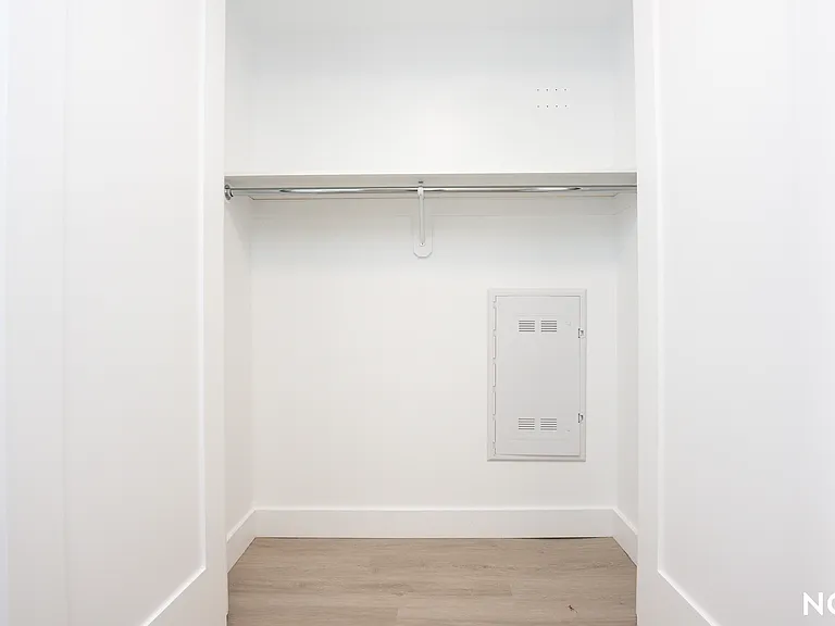 649 Hart St #3B — Photo 8