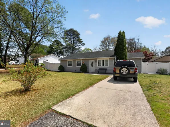 43 Kohomo Ave, Sicklerville, NJ 08081