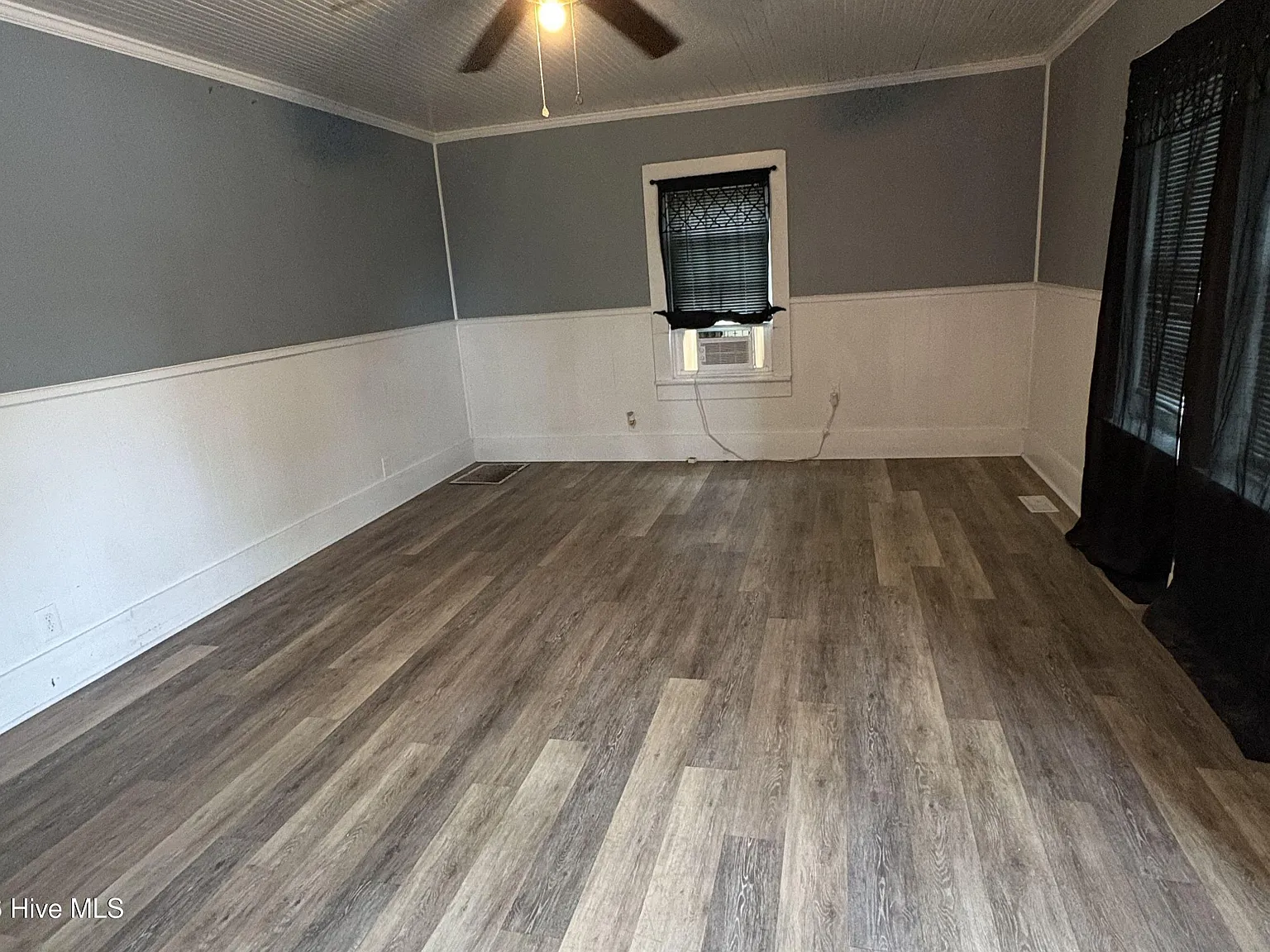 Studio, 1326 sqft, $1,100 — Photo 2
