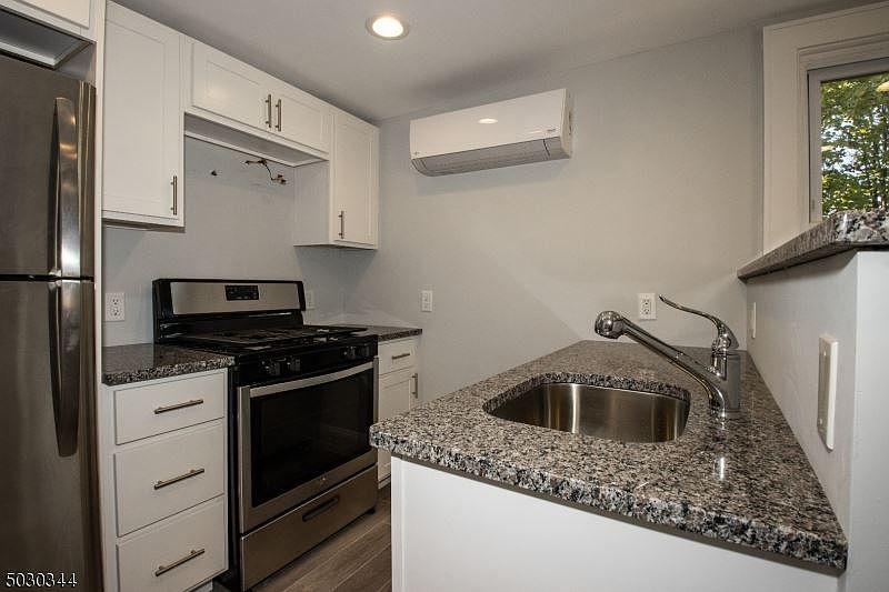 1st image of 203 Irvington Ave #3