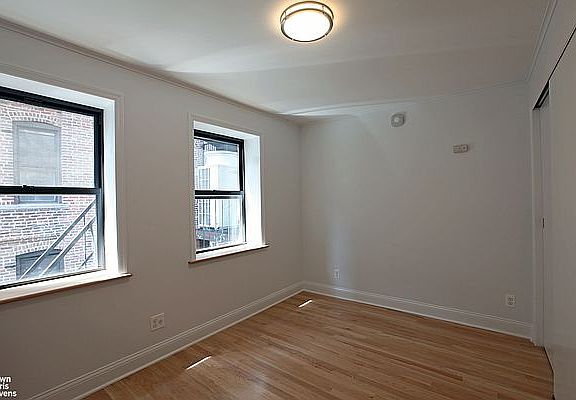 4th image of 68 Prince St #3