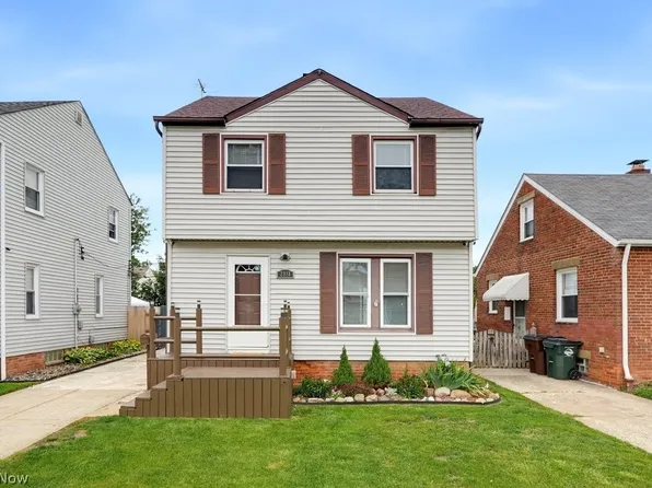 2918 Parklane Dr, Parma, OH 44134