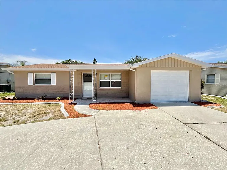 3054 Primrose Dr — Photo 1