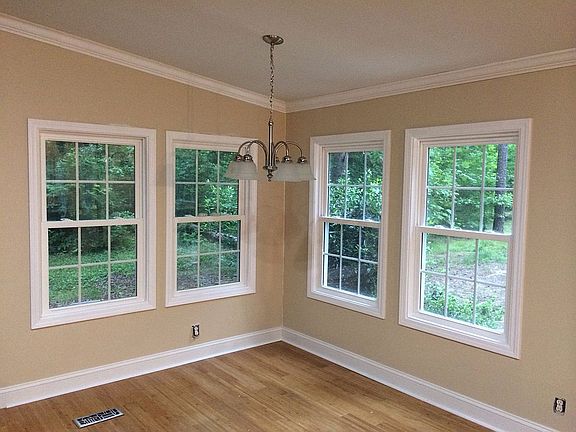 New windows crown moldong