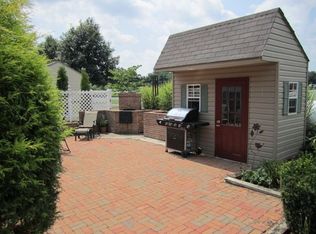 11 Buch Mill Rd, Lititz, PA 17543