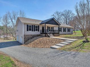 200 Surber Dr, Moneta, VA 24121