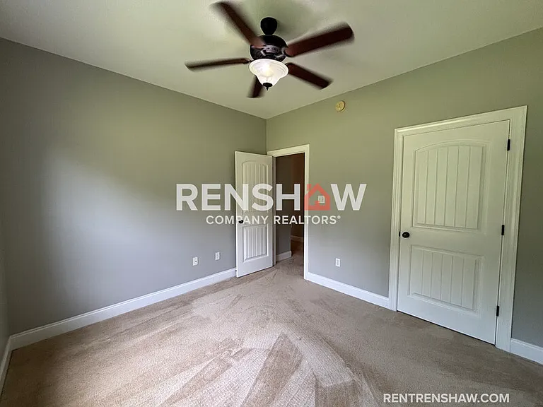 220 Armour Pl — Photo 8