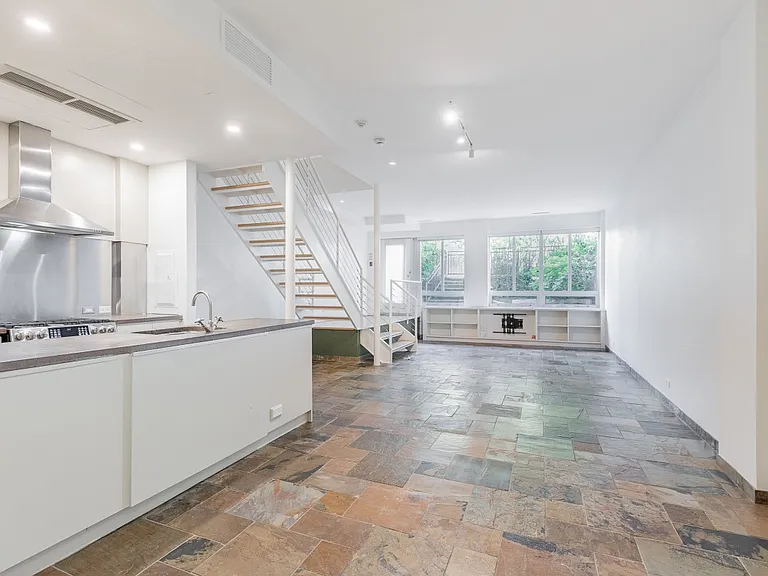 33 Price St #3 — Photo 10