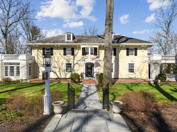 81 Oak Ridge Ave, Summit City, NJ 07901