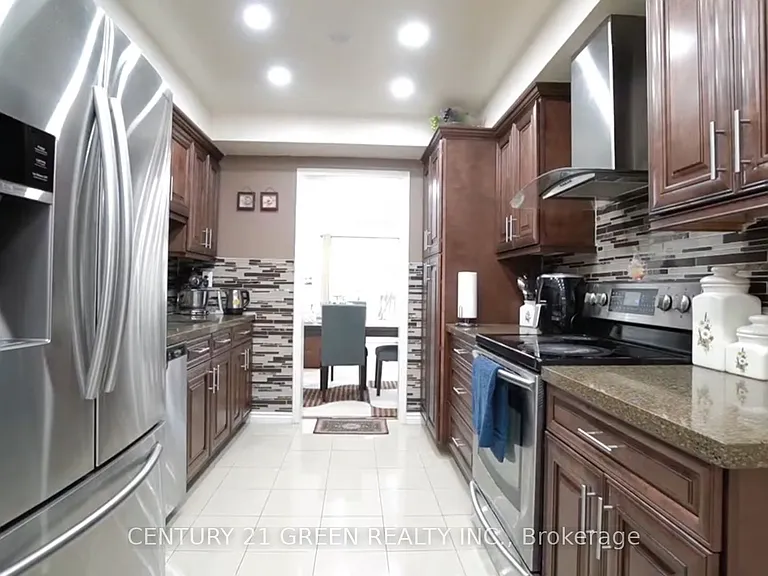 849 Millworks Cres — Photo 3