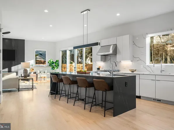 4810 3rd St N, Arlington, VA 22203