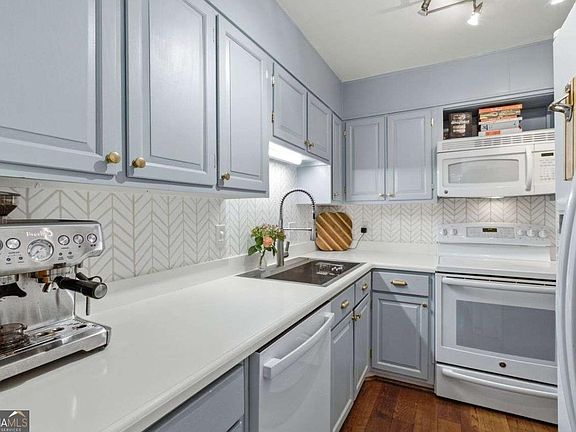 3rd image of 4545 Wieuca Rd NE APT 20