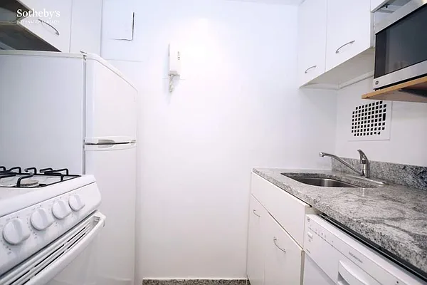 Rented by Sotheby's International Realty | media 16