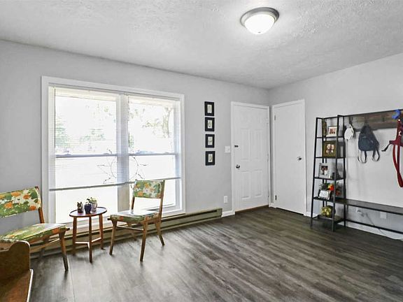 2nd image of 729 Shakamak Ct