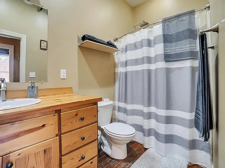 1617 Rossville Ave #2B — Photo 9