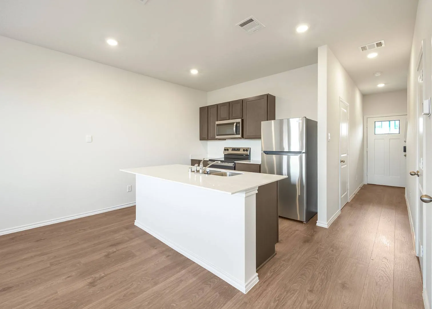 318 Tall Cedar Way — Photo 4