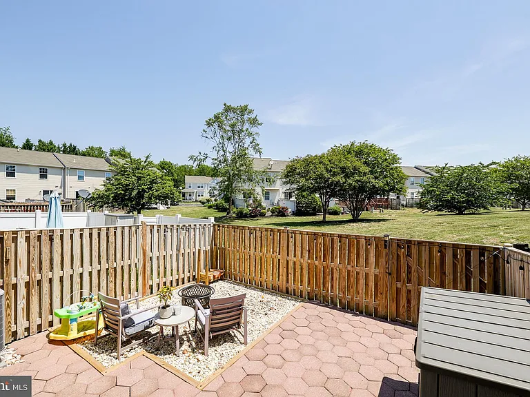 341 Creekside Commons Ct — Photo 20