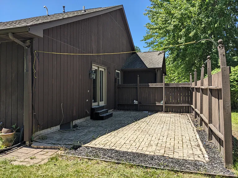 626 Plainfield Ct — Photo 1
