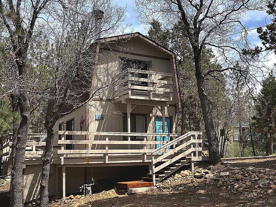 1st image of 679 Spruce Ln