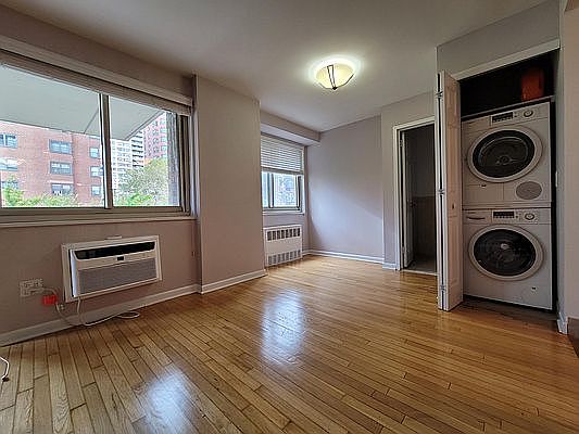 4th image of 70 W 93rd St APT 4