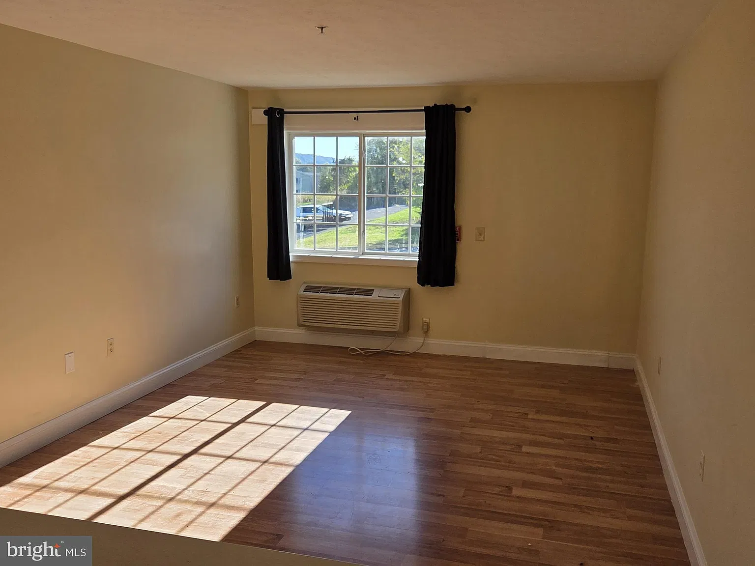 1 bed, 1.0 bath, 1080 sqft, $1,200 — Photo 4