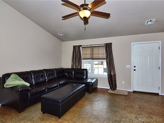 3rd image of 8937 S 260th East Ave