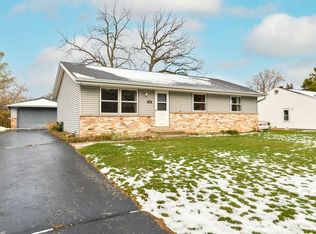 205 Merton Ave, Hartland, WI 53029