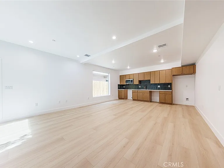1065 S Corning St #C — Photo 17