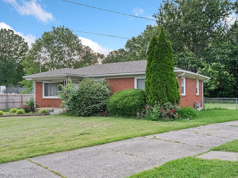 5411 Fennel Ct — Photo 2