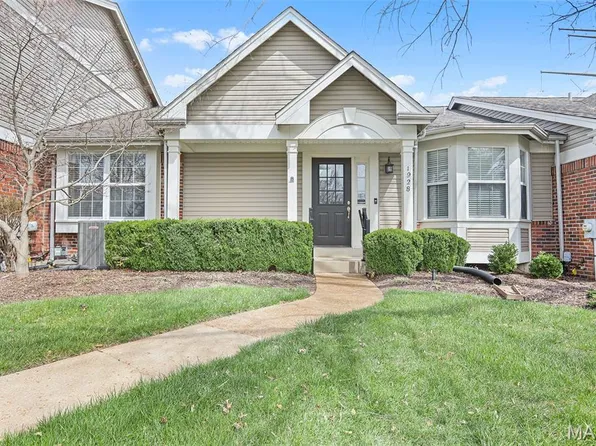 1928 Baxter Ridge Dr, Chesterfield, MO 63017