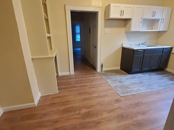 5th image of 15 Essex St #1R