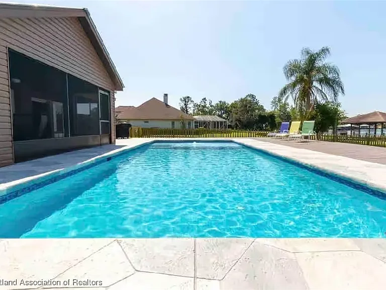 3116 Tanglewylde Ave — Photo 10
